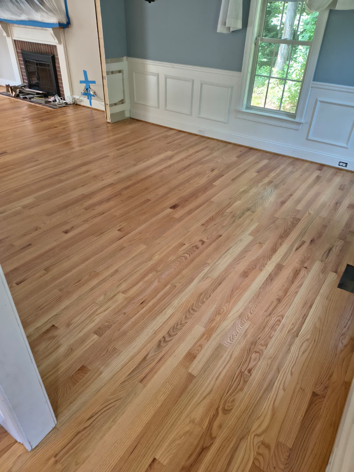 Red oak, natural finish